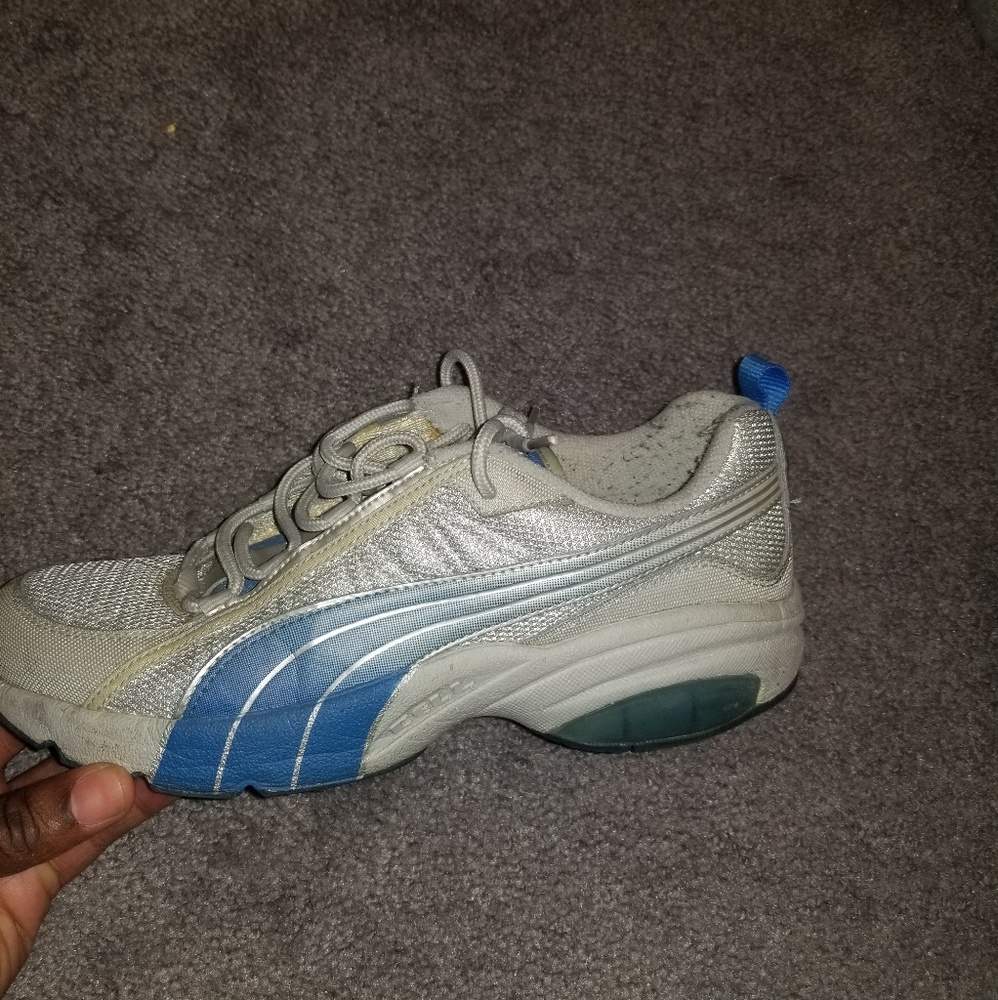 Shoes - Picture 2 of 4
